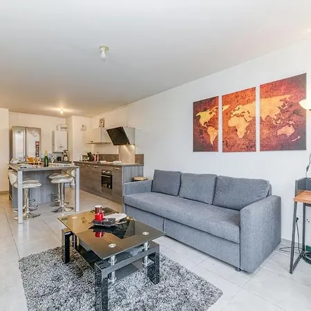 Bel Appartement-garage Prive-balcon-wifi Fibre *