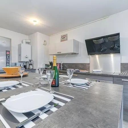 Bel Appartement-garage Prive-balcon-wifi Fibre Rhut